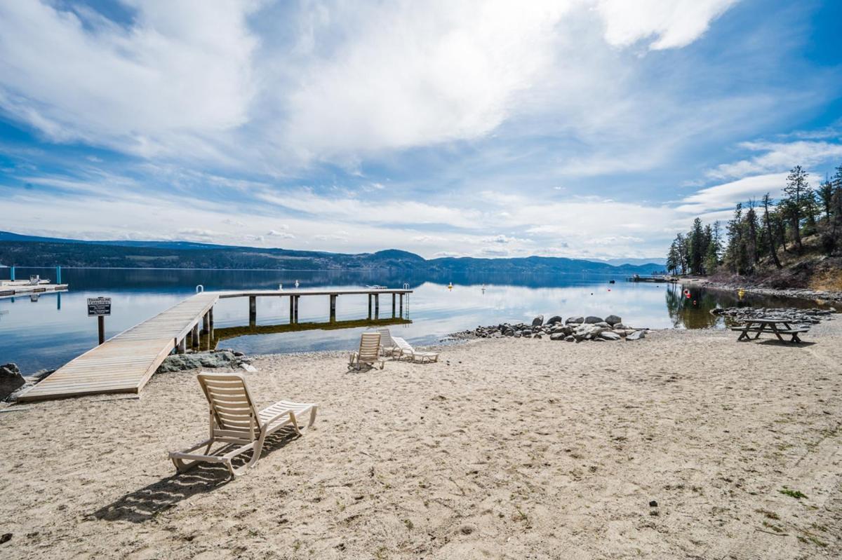 Cozystay Signature Lake Okanagan Resort Kelowna Exterior photo