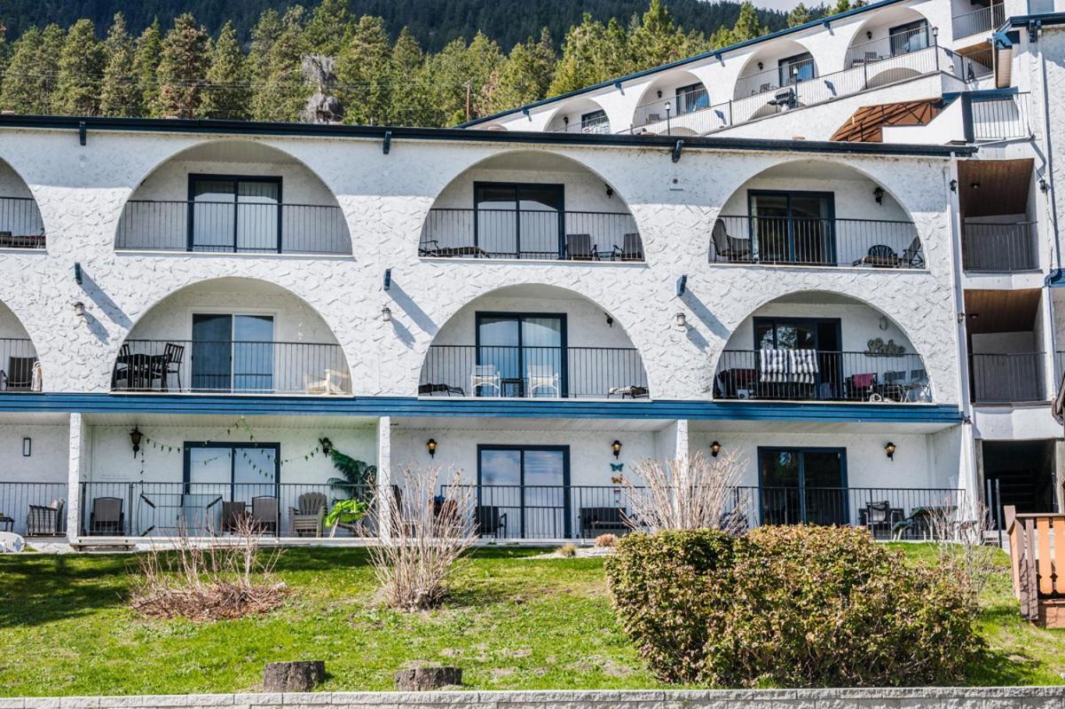 Cozystay Signature Lake Okanagan Resort Kelowna Exterior photo