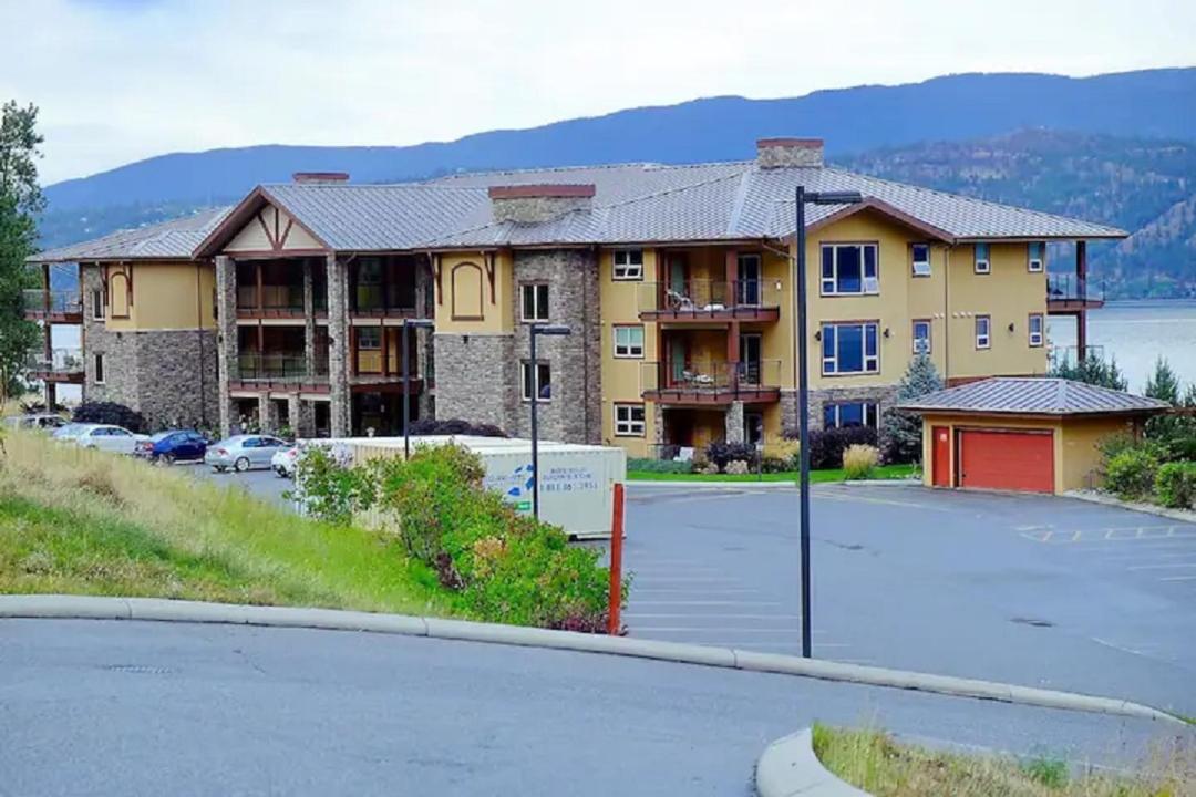 Cozystay Signature Lake Okanagan Resort Kelowna Exterior photo