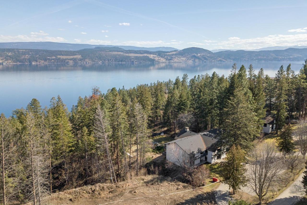 Cozystay Signature Lake Okanagan Resort Kelowna Exterior photo